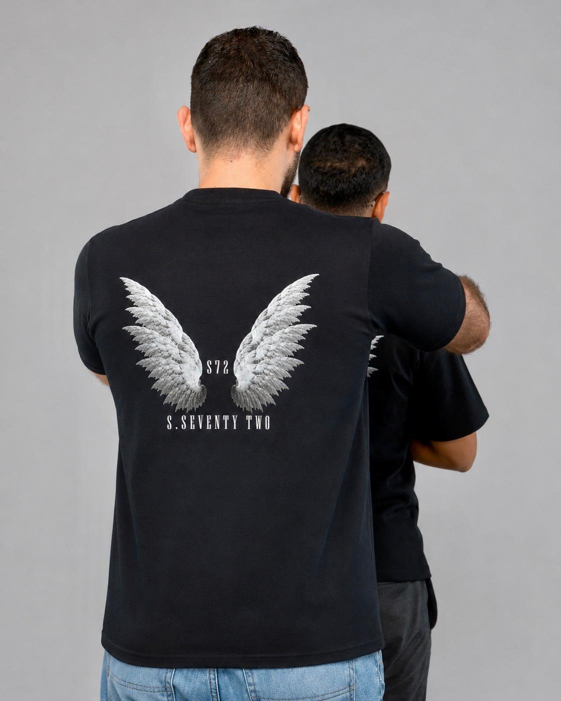 black T-shirt men